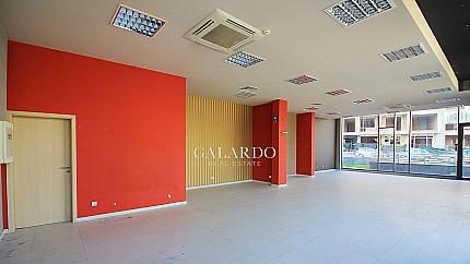 Офис на партерен етаж със самостоятелен вход на бул. "България"