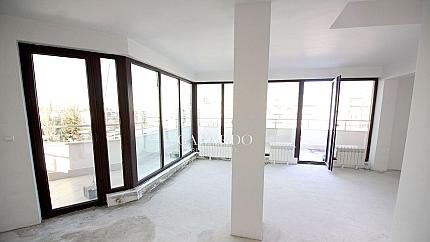 Duplex with panoramic view and excellent location