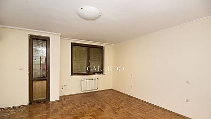 Spacious office with a garage in Iztok area