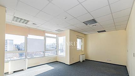 Офис под наем в ж.к. Младост4