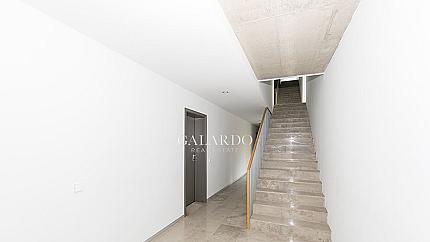 Duplex for sale in a luxury building