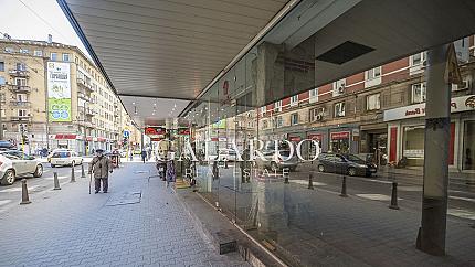 Shop near  Slaveykov square