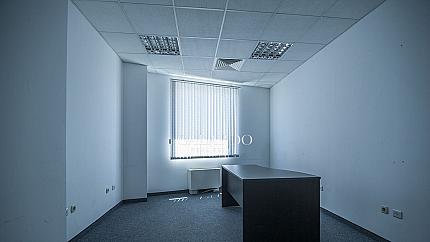 Офис в бизнес сграда на бул. Цариградско шосе, кв.Полигона