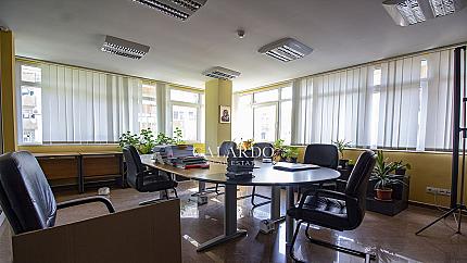 Самостоятелна офис сграда в кв. Младост 1A