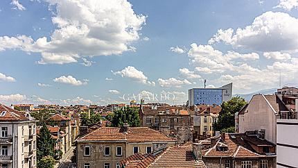 Тристаен апартамент за продажба в бутикова сграда