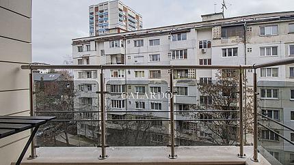 Луксозен четиристаен апартамент в затворен комплекс "ЕСТЕ " в кв.Изток