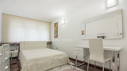 Прекрасен двустаен апартамент с изключително местоположение в идеален център до бул. "Витоша"