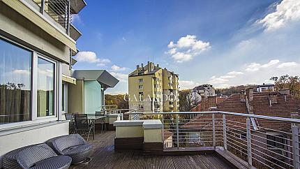 Просторен и слънчев апартамент с гледка към Витоша