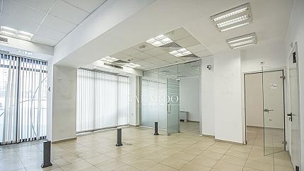 Attractive office for rent, center with separate entrance