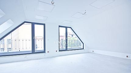 Самостоятелна нова офис сграда до Метростанция Сердика