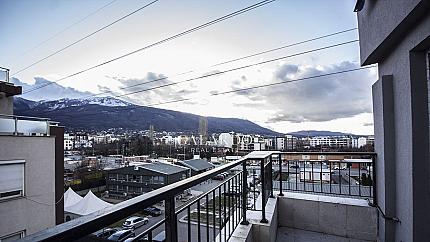 Четиристаен апартамент с подземно паркомясто в Кръстова вада