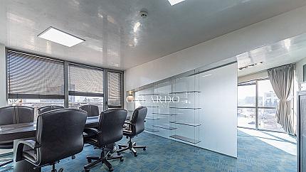 Functional Office in a Luxury Office Building to the Metro station Julio Curie