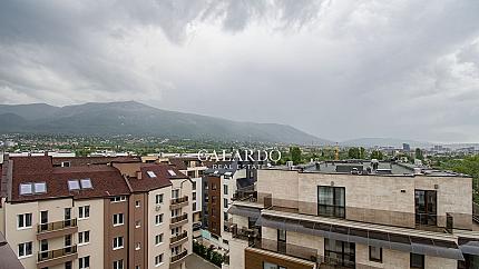 Italian style and amazing views in a penthouse next to South Park, Krastova Vada district