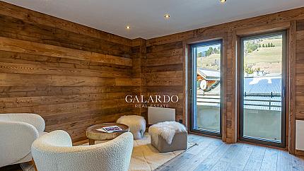 Second floor apartment with elevator in the heart of Megeve, France