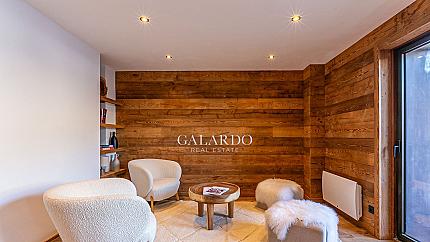 Second floor apartment with elevator in the heart of Megeve, France