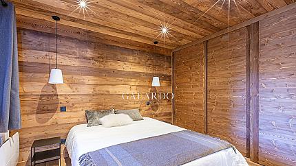 Second floor apartment with elevator in the heart of Megeve, France