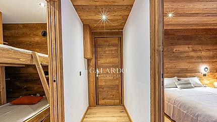 Second floor apartment with elevator in the heart of Megeve, France