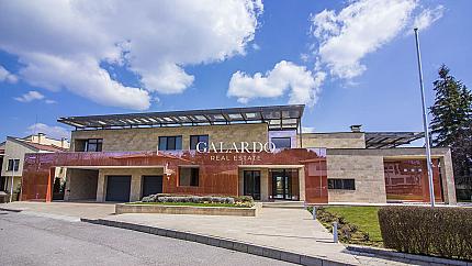Mansion in a prestigious gated complex