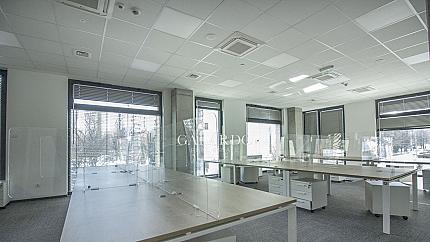 Просторен офис в сграда клас А