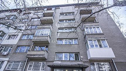Тристаен апартамент под наем в Иван Вазов