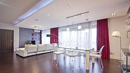 Stylish four-bedroom apartment near Zaimov Park