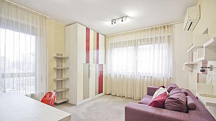 Stylish four-bedroom apartment near Zaimov Park