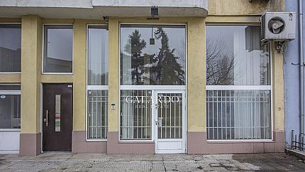 Магазин с лице на две улици до бул. Ситняково