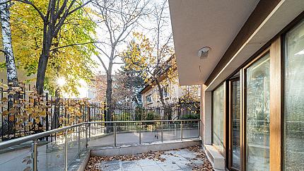 Обзаведен южен апартамент с голяма тераса на ул. Димитър Димов