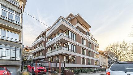 Обзаведен южен апартамент с голяма тераса на ул. Димитър Димов