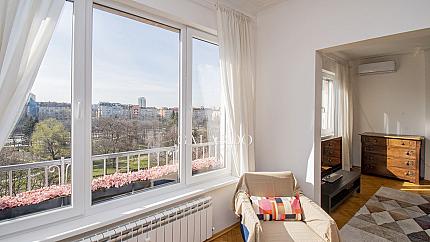 2-bedroom apartment with incredible views meters from the National Palace of Culturе