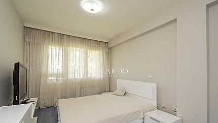 Spacious and sunny apartment for rent near South Park