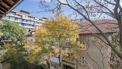 Sunny apartment on a quiet and green street close to Bulgaria metro station