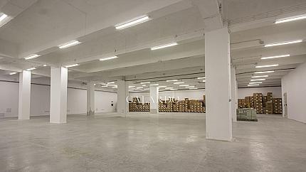 Spacious warehouse appropriate for different activities