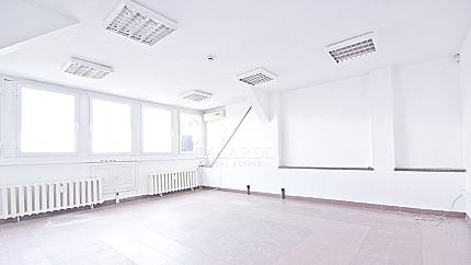 Уникална самостоятелна офис сграда в административния център на София