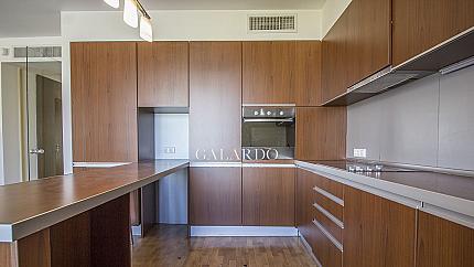 A spacious three-bedroom apartment in a luxurious gated complex in Krastova Vada district