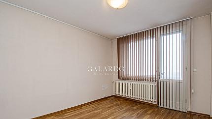 Galardo Real Estate ви представя просторен офис на  ул.Любен Каравелов