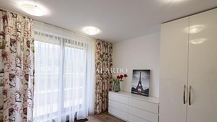 Тристаен апартамент под наем с красива гледка към Витоша в Симеоново