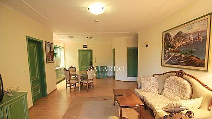 Тристаен апартамент в затворен комплекс  в кв. Лозенец