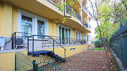 Two-bedroom apartment in a gated community in Lozenets
