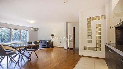 Lovely two bedroom apartment next to Marinela Hotel