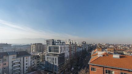 Панорамен четиристаен апартамент в Централната част на столицата