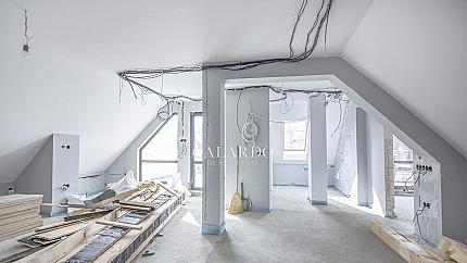 Тристаен апартамент за продажба в кв.Витоша