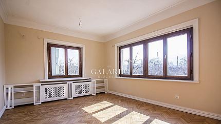 Wonderful office on the Central boulevard, close to Doctor's Garden