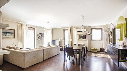 Тристаен апартамент за продажба на топ локация в Лозенец