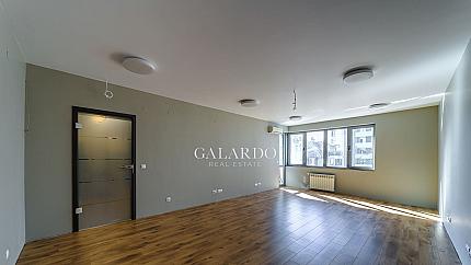 Офис в бизнес сграда с охрана на Симеоновско шосе