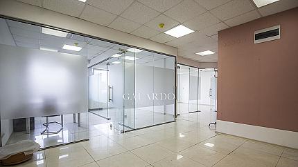 Open space office space for rent in class A building near the National Palace of Culture