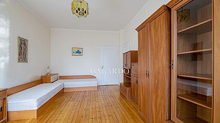 Слънчев апартамент на пл.Славейков