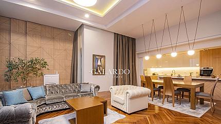 Italian style and amazing views in a penthouse next to South Park, Krastova Vada district