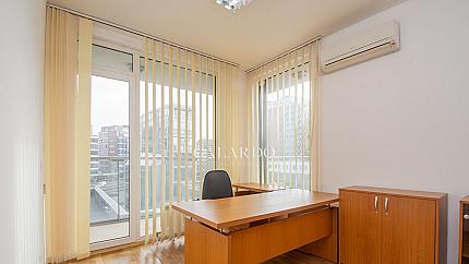 Office, fully furnished in Michel building