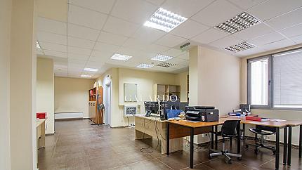 Офис в сграда със смесено предназначение в Манастирски ливади